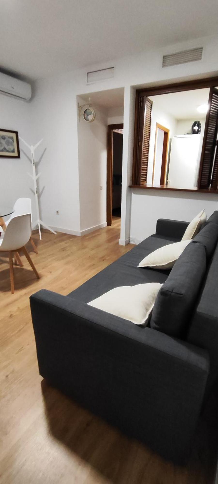 Pilsev Modern & Central, Perfect For Your Séville